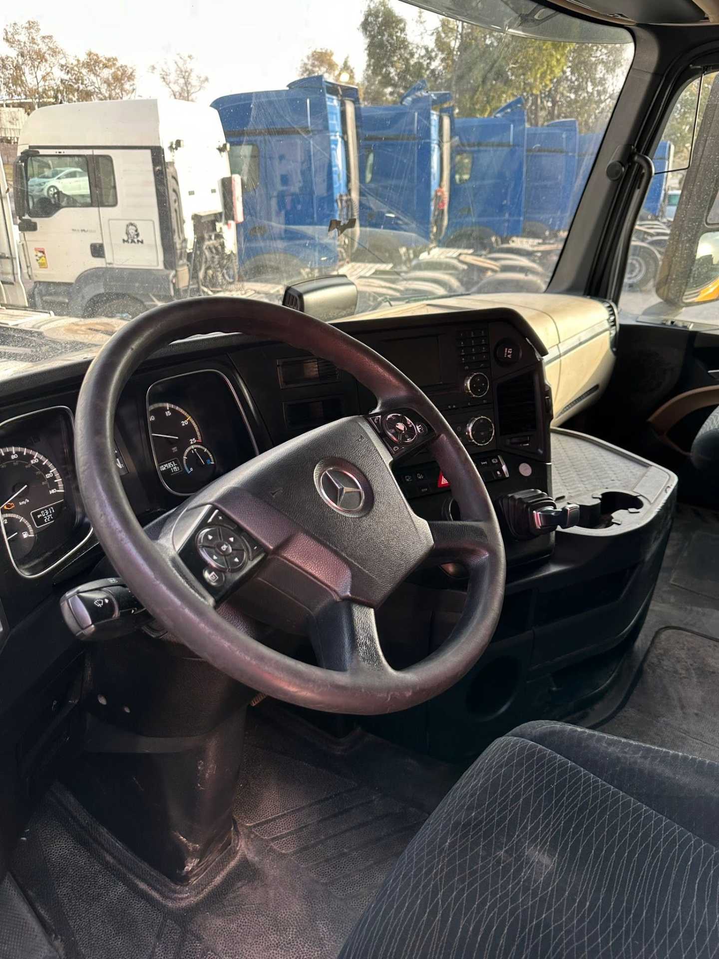Tractor Unit Mercedes Benz 2015