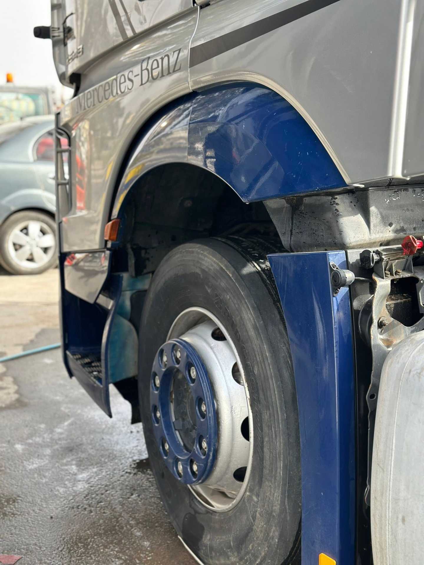 Tractor Unit Mercedes Benz 2015