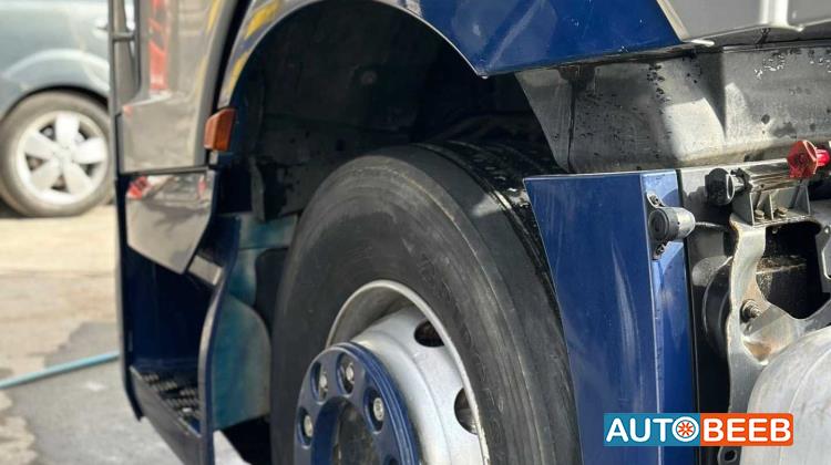Tractor Unit Mercedes Benz 2015