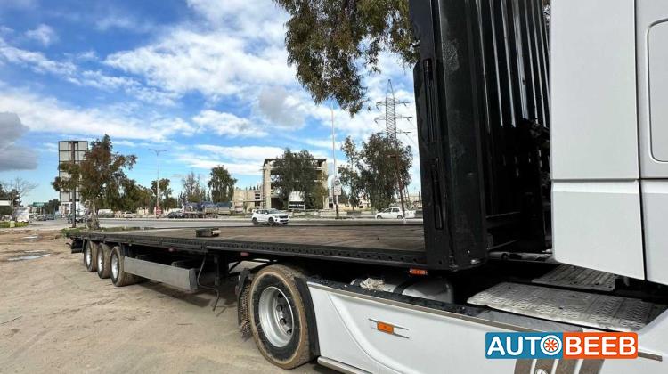 Flatbed Mercedes Benz 2016