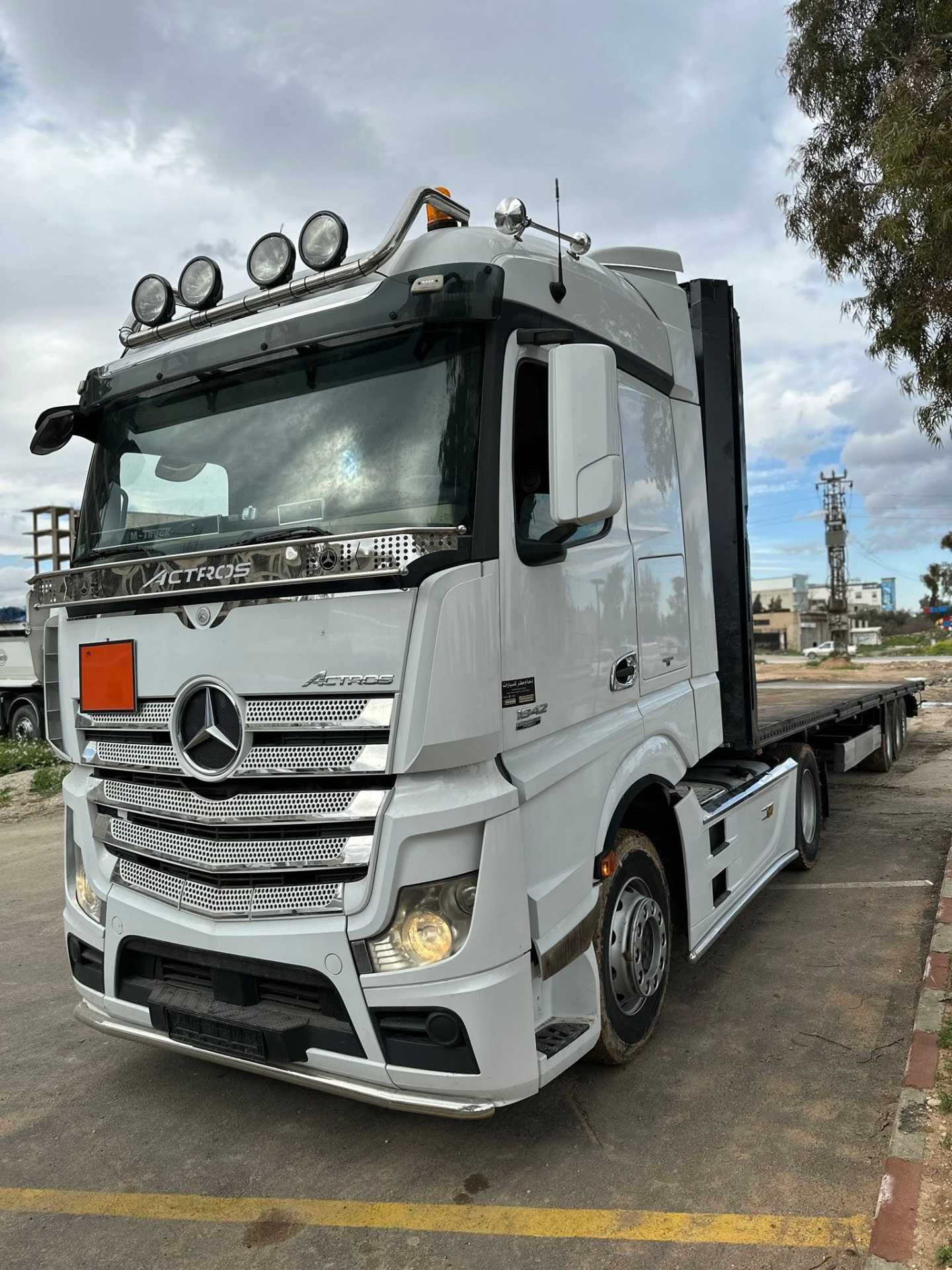 Flatbed Mercedes Benz 2016