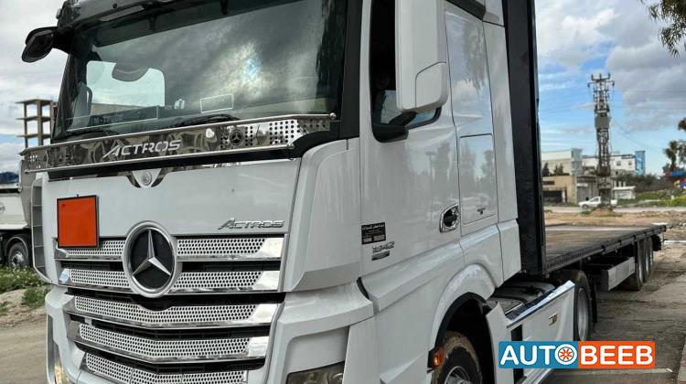 Flatbed Mercedes Benz 2016