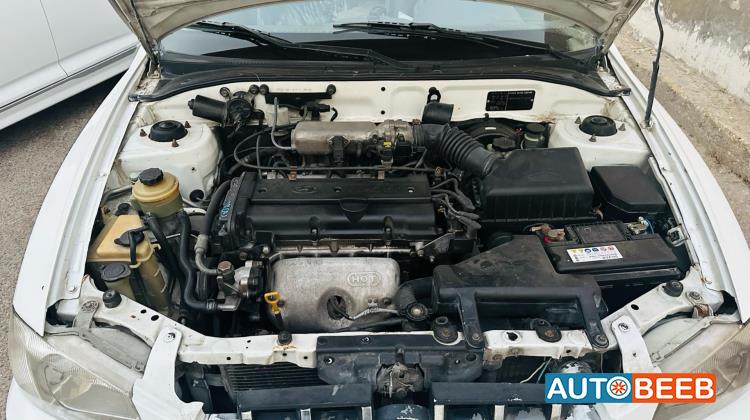 Hyundai Verna 2000