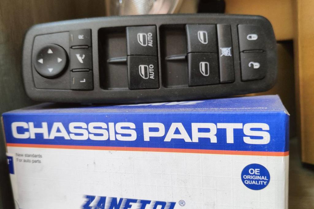 Cabin  Control buttons Dodge RAM