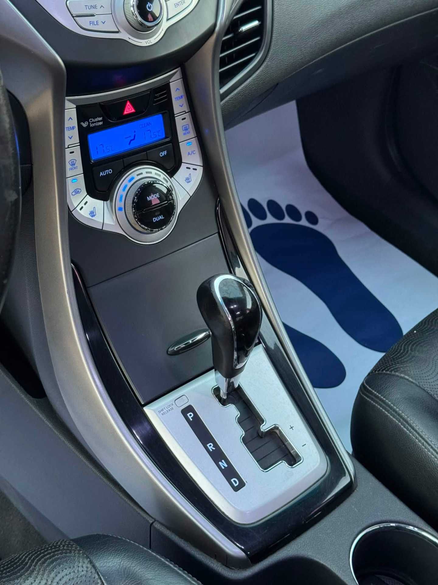 Hyundai Avante 2011