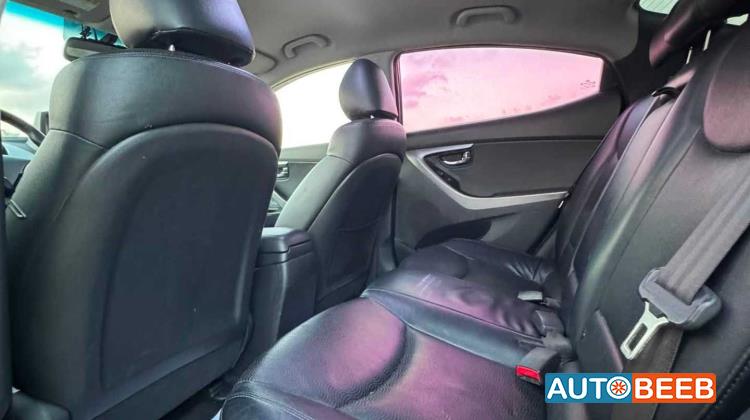 Hyundai Avante 2011