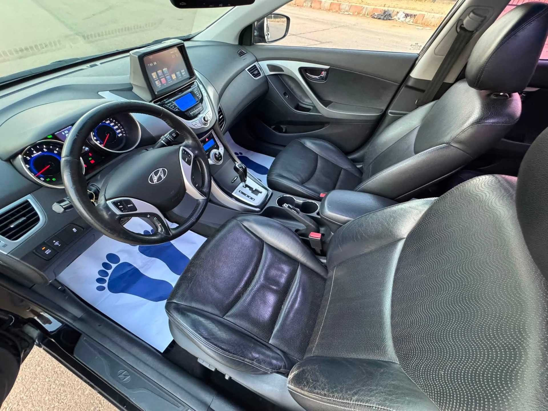 Hyundai Avante 2011