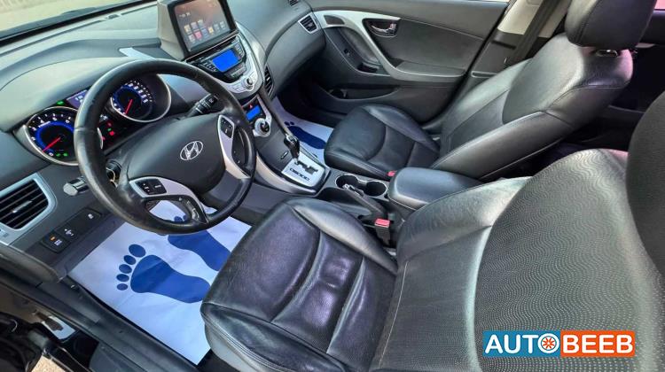 Hyundai Avante 2011