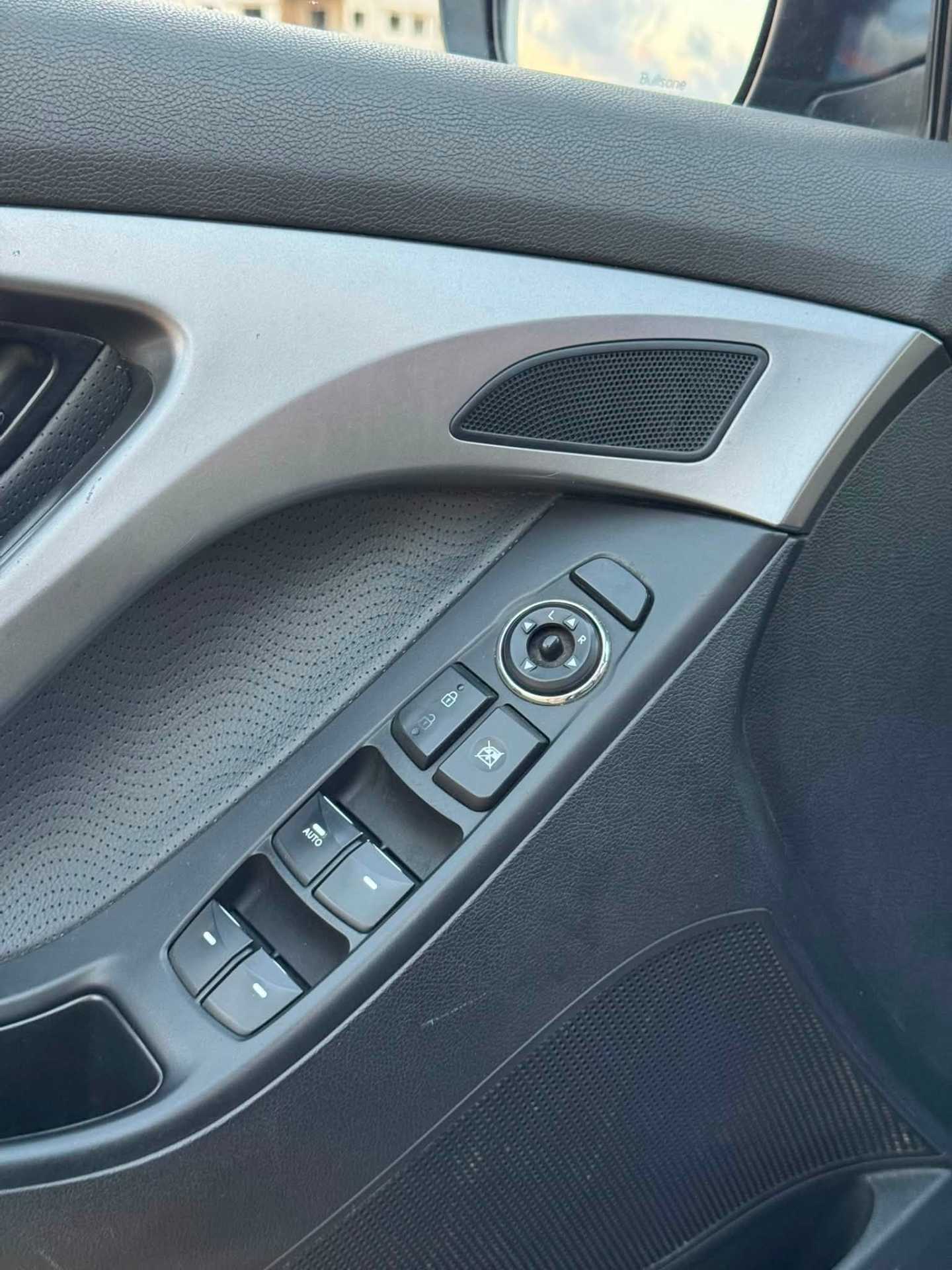 Hyundai Avante 2011