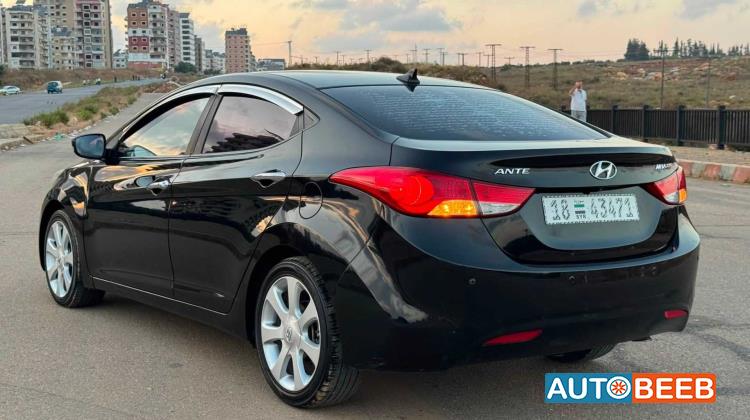 Hyundai Avante 2011