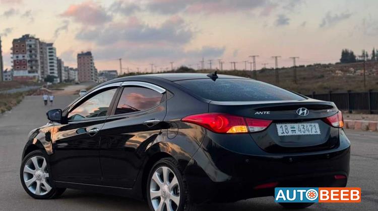 Hyundai Avante 2011