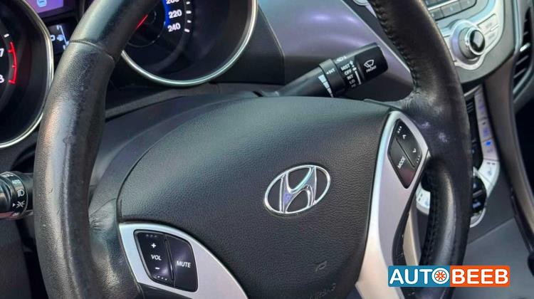 Hyundai Avante 2011