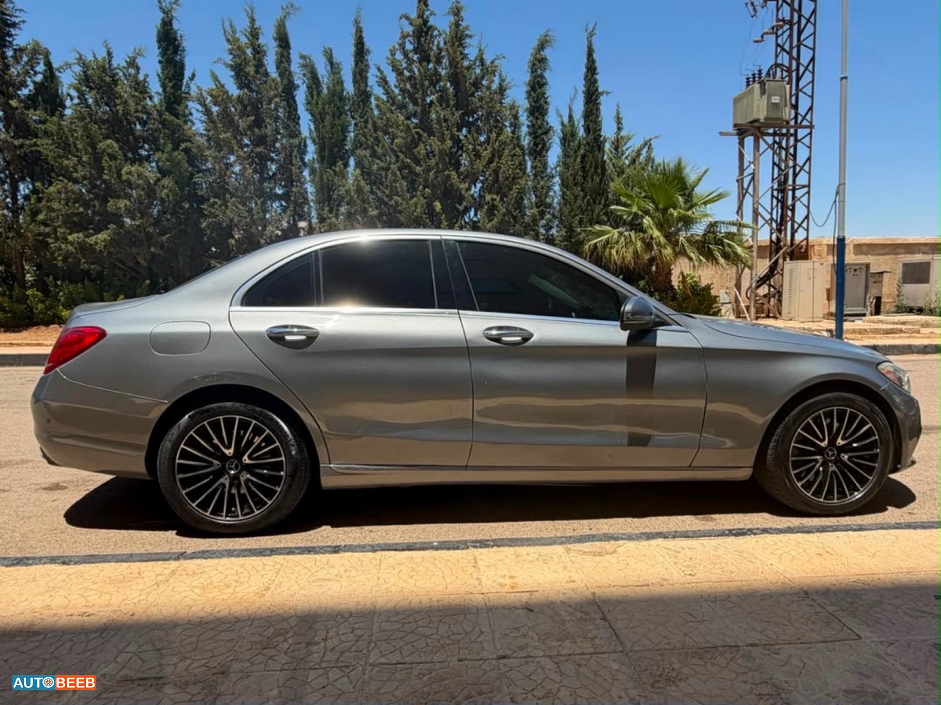مرسيدس بنز C300 2015