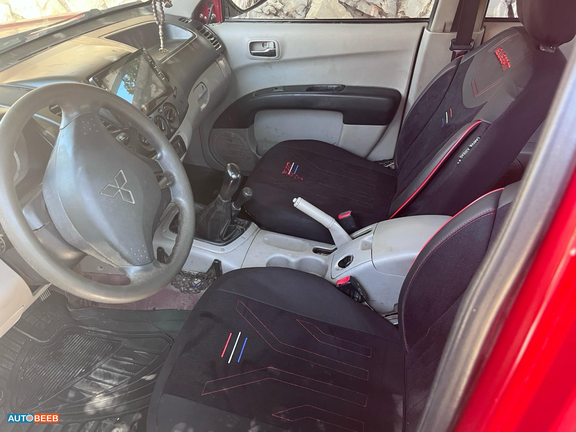 Mitsubishi L200 2012