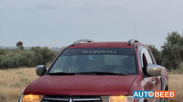 Mitsubishi L200 2012