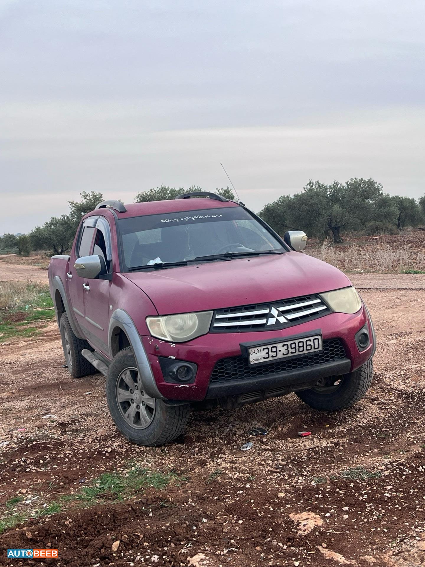 Mitsubishi L200 2012