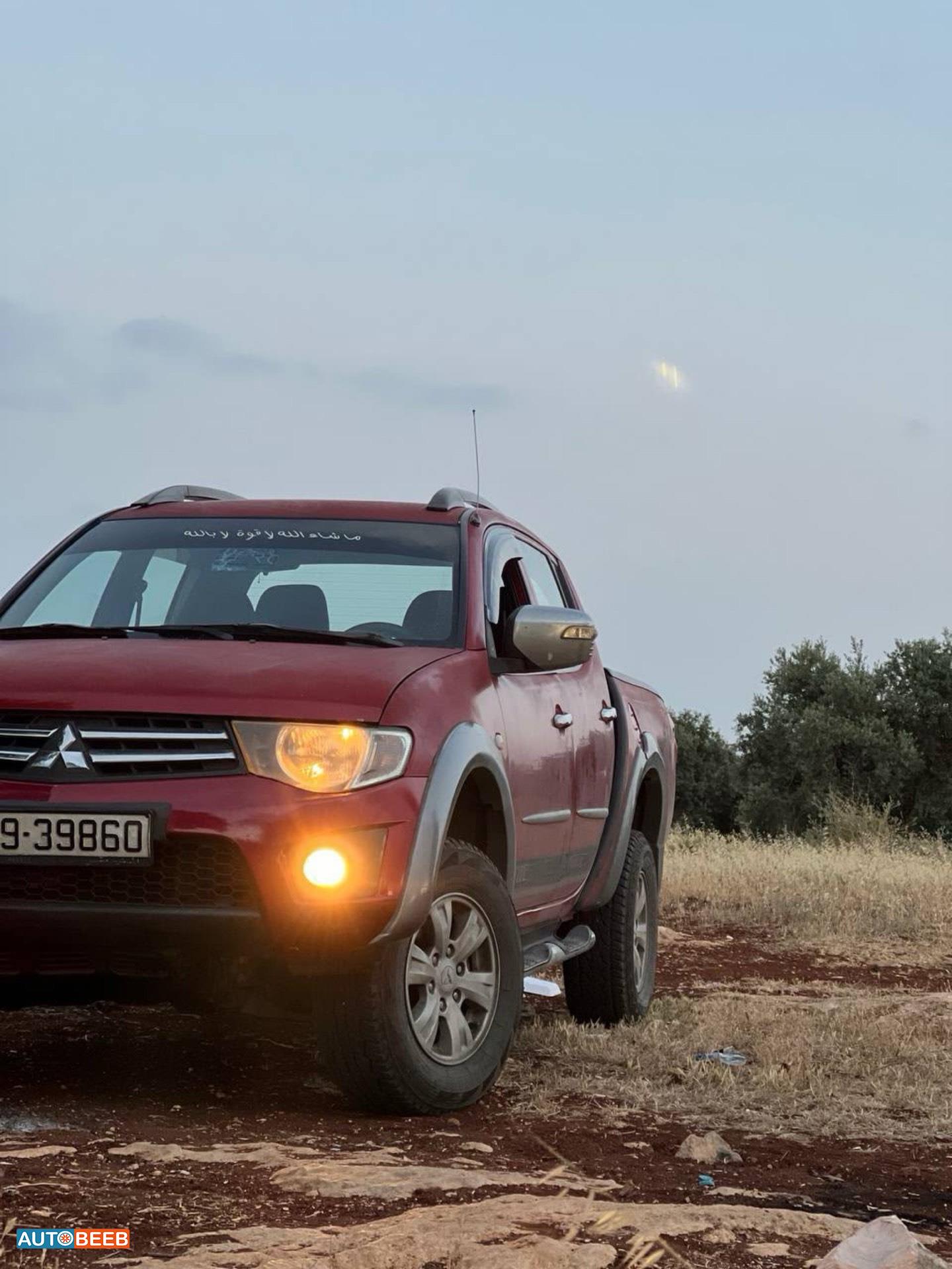 Mitsubishi L200 2012