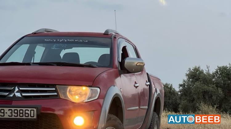 Mitsubishi L200 2012