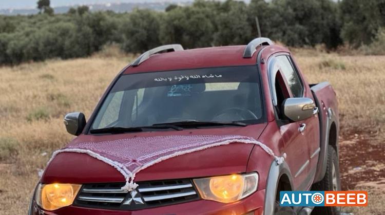 Mitsubishi L200 2012