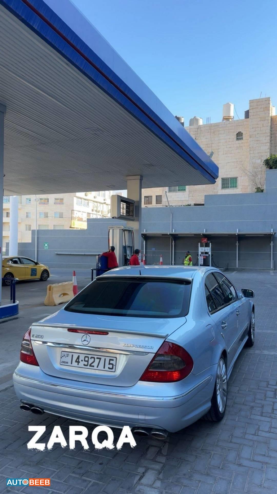 مرسيدس بنز E200 2004