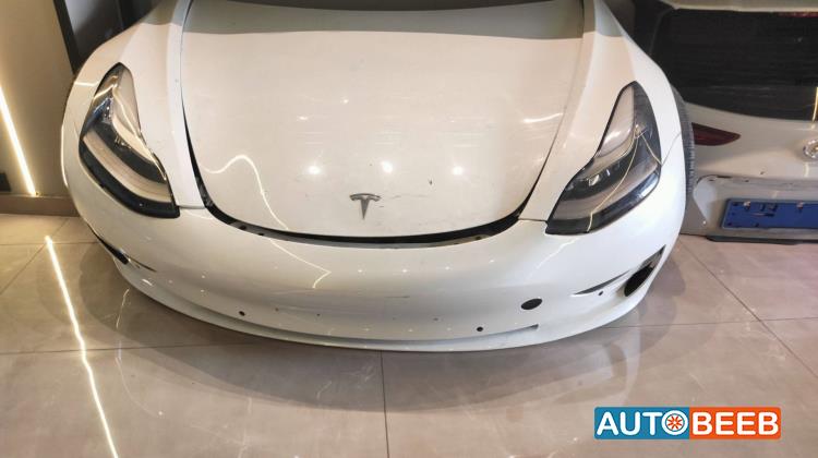 Body  Front clip Tesla 3