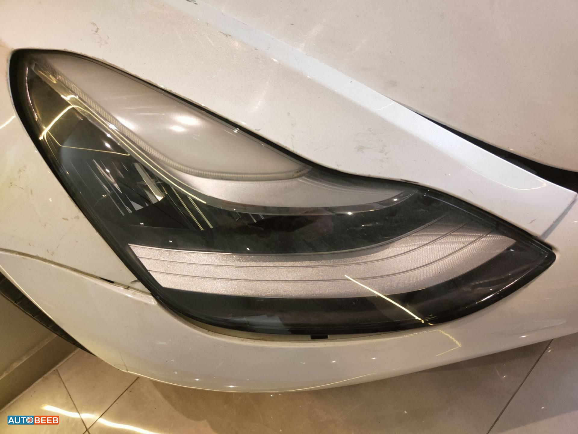 Lights Front light Tesla 3