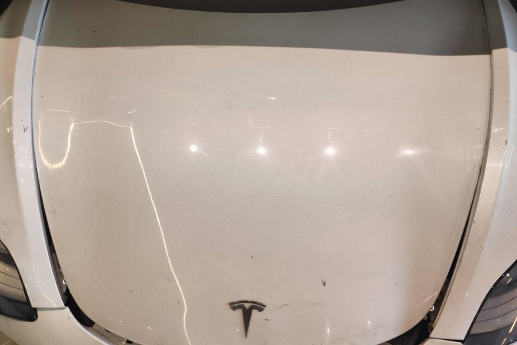 Body  Hood Tesla 3
