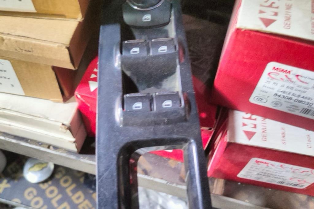Cabin  Control buttons Ford Fusion