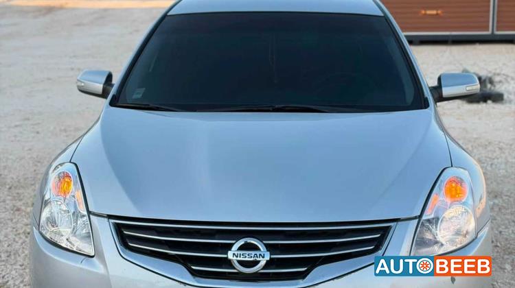 Nissan Altima 2011