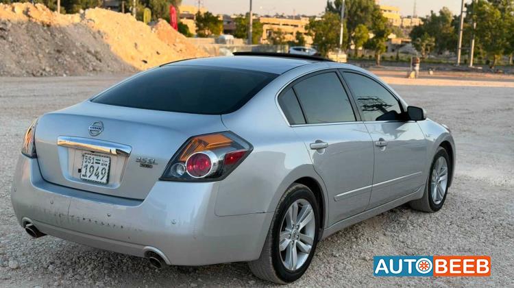 Nissan Altima 2011