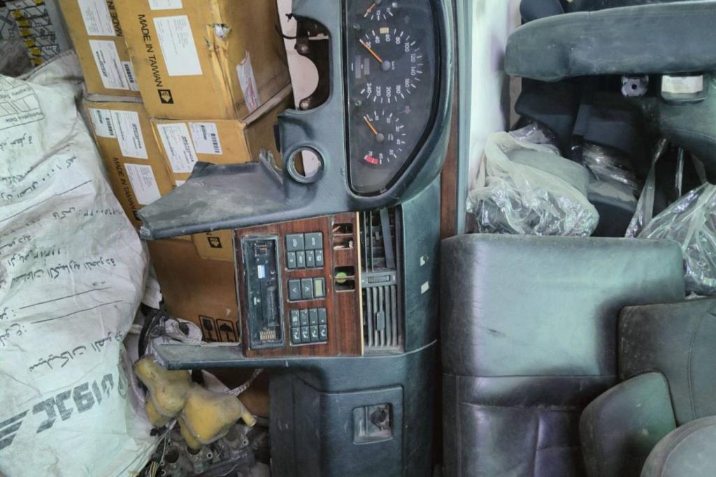 Cabin  Dashboard Mercedes Benz C200