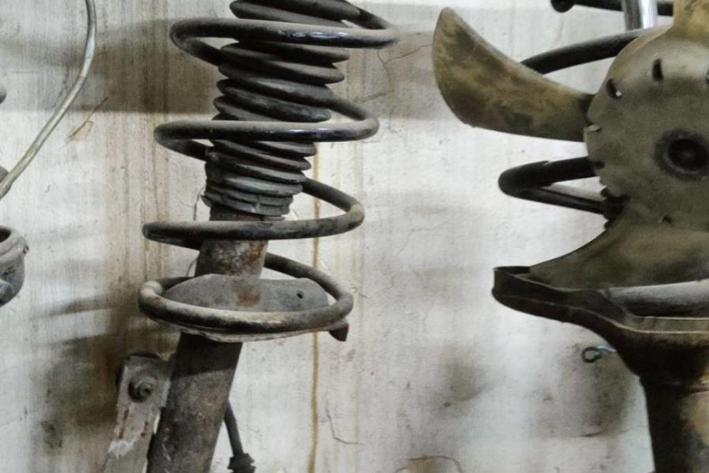  Shock Absorber Mazda 3