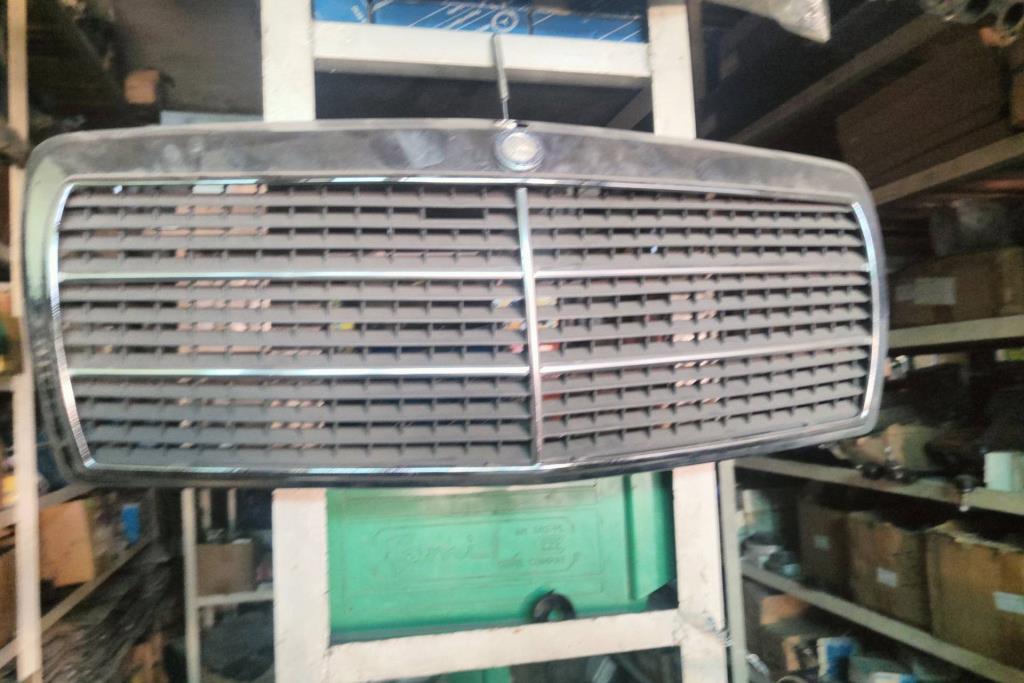 Body  Grilles Mercedes Benz E200