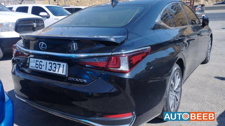 Lexus ES300 2023