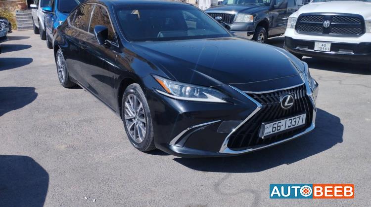 Lexus ES300 2023