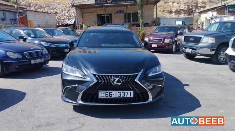 Lexus ES300 2023