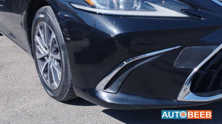 Lexus ES300 2023