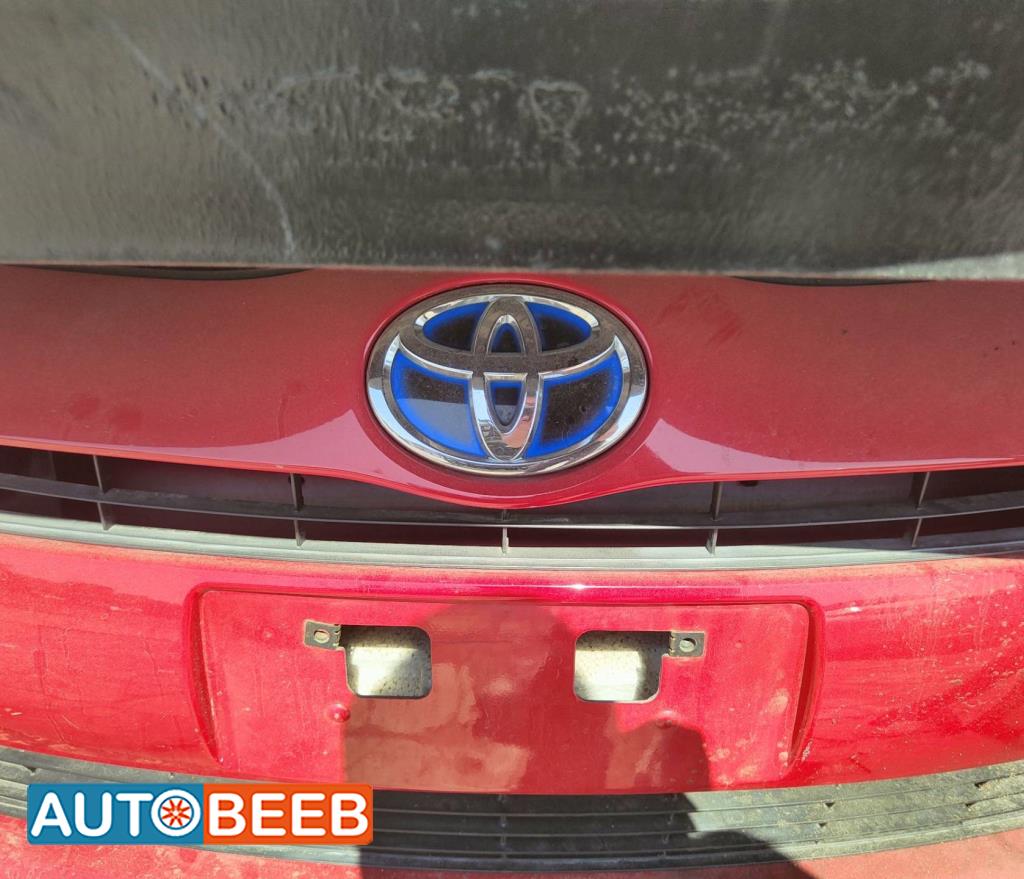 Body  Grilles Toyota Prius C