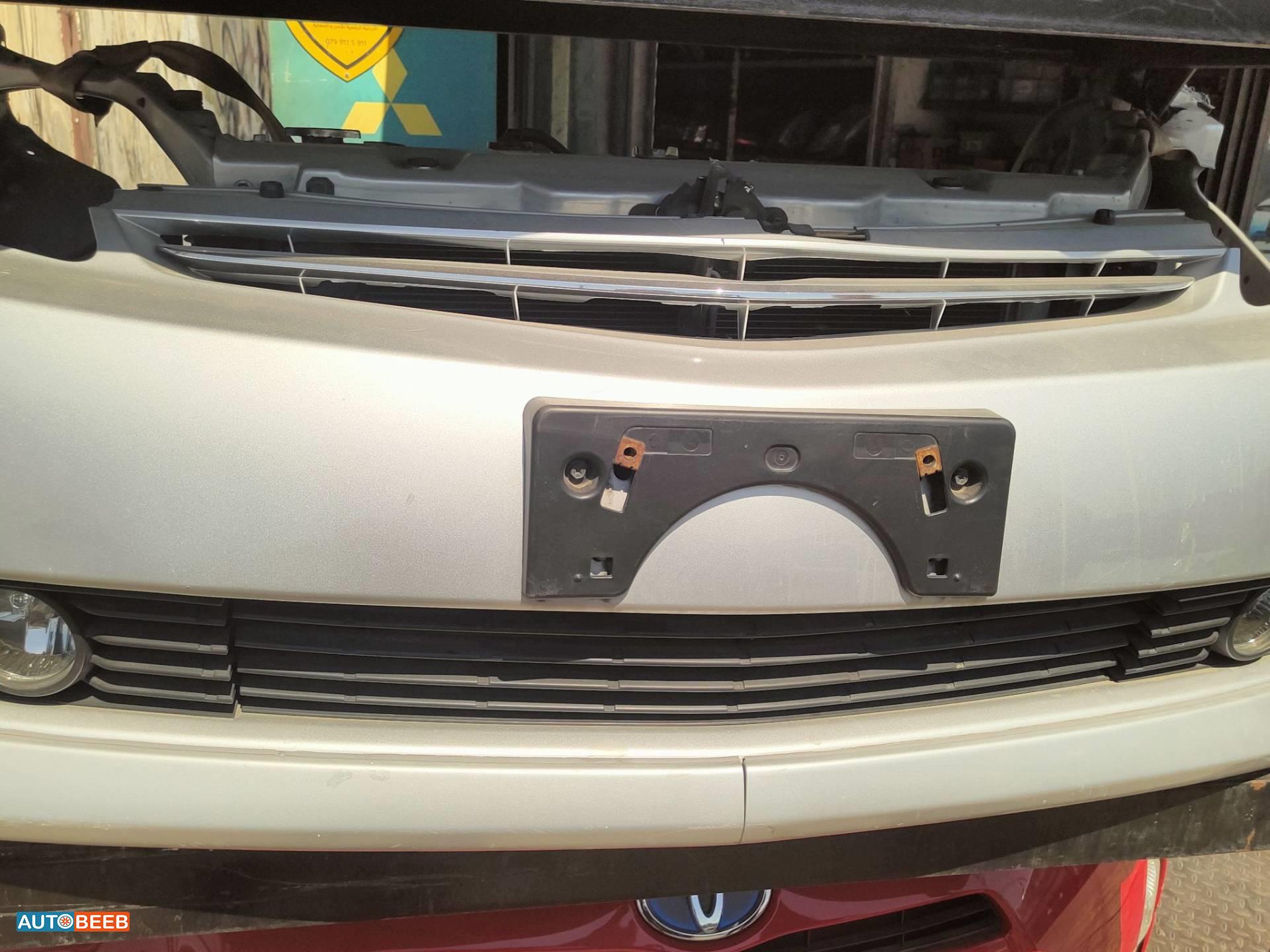 Body  Grilles Toyota Prius