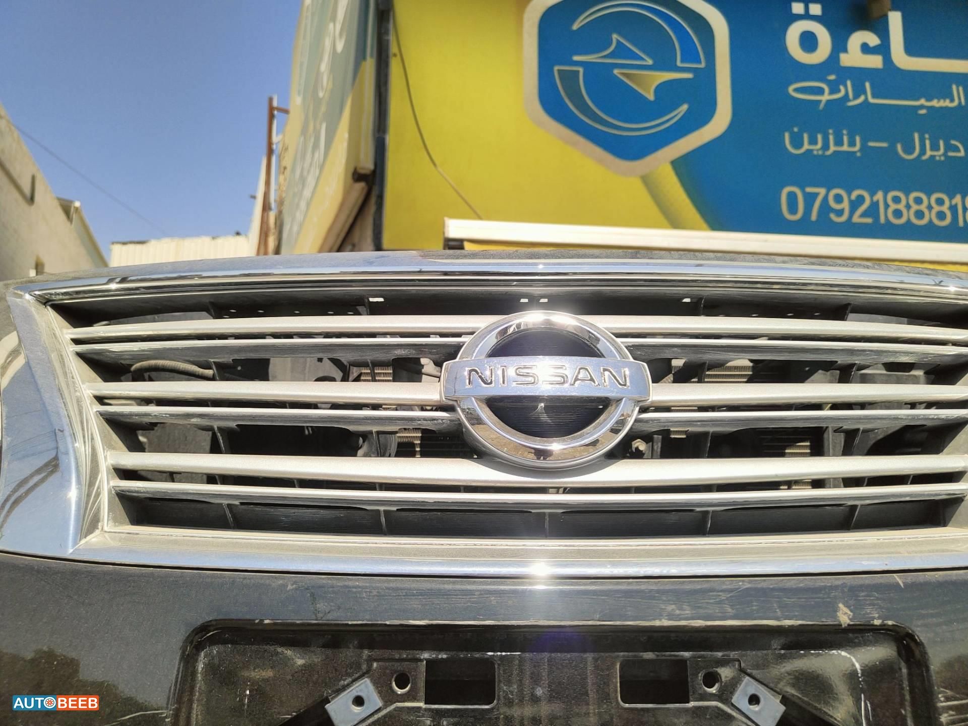 Body  Grilles Nissan Sentra