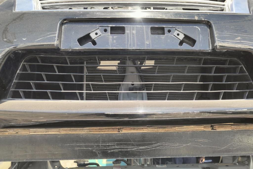 Body  Grilles Nissan Sentra