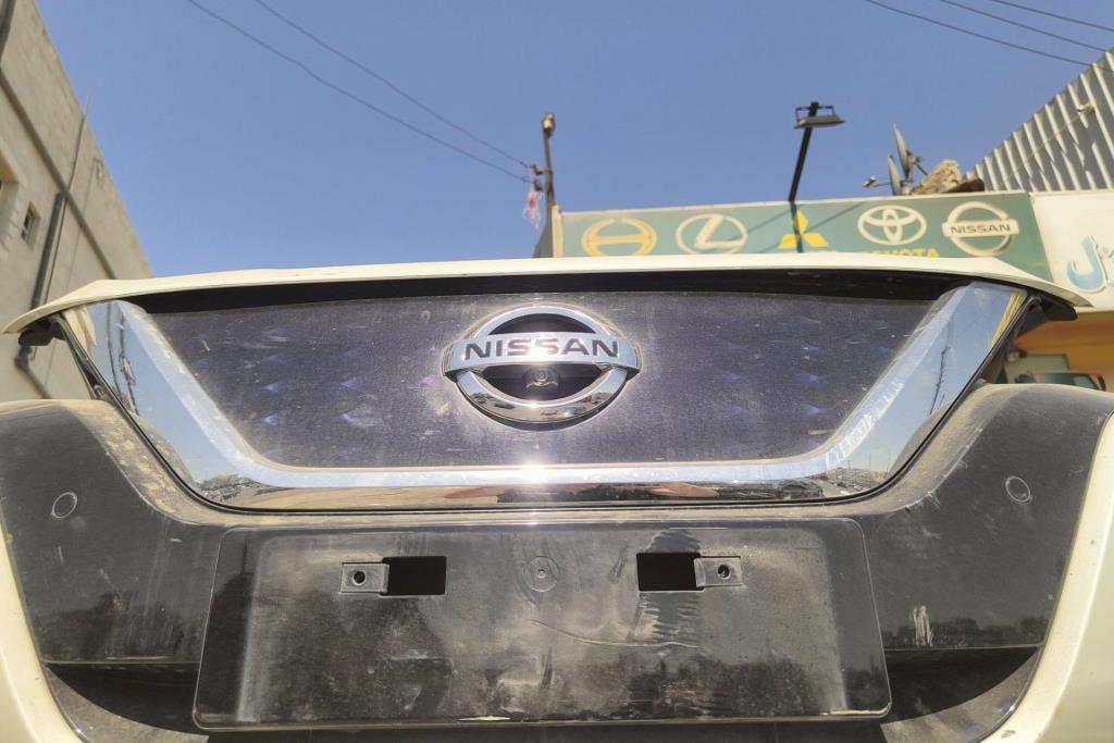 Body  Grilles Nissan Leaf