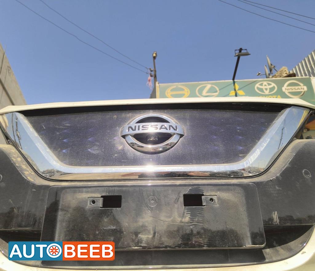 Body  Grilles Nissan Leaf