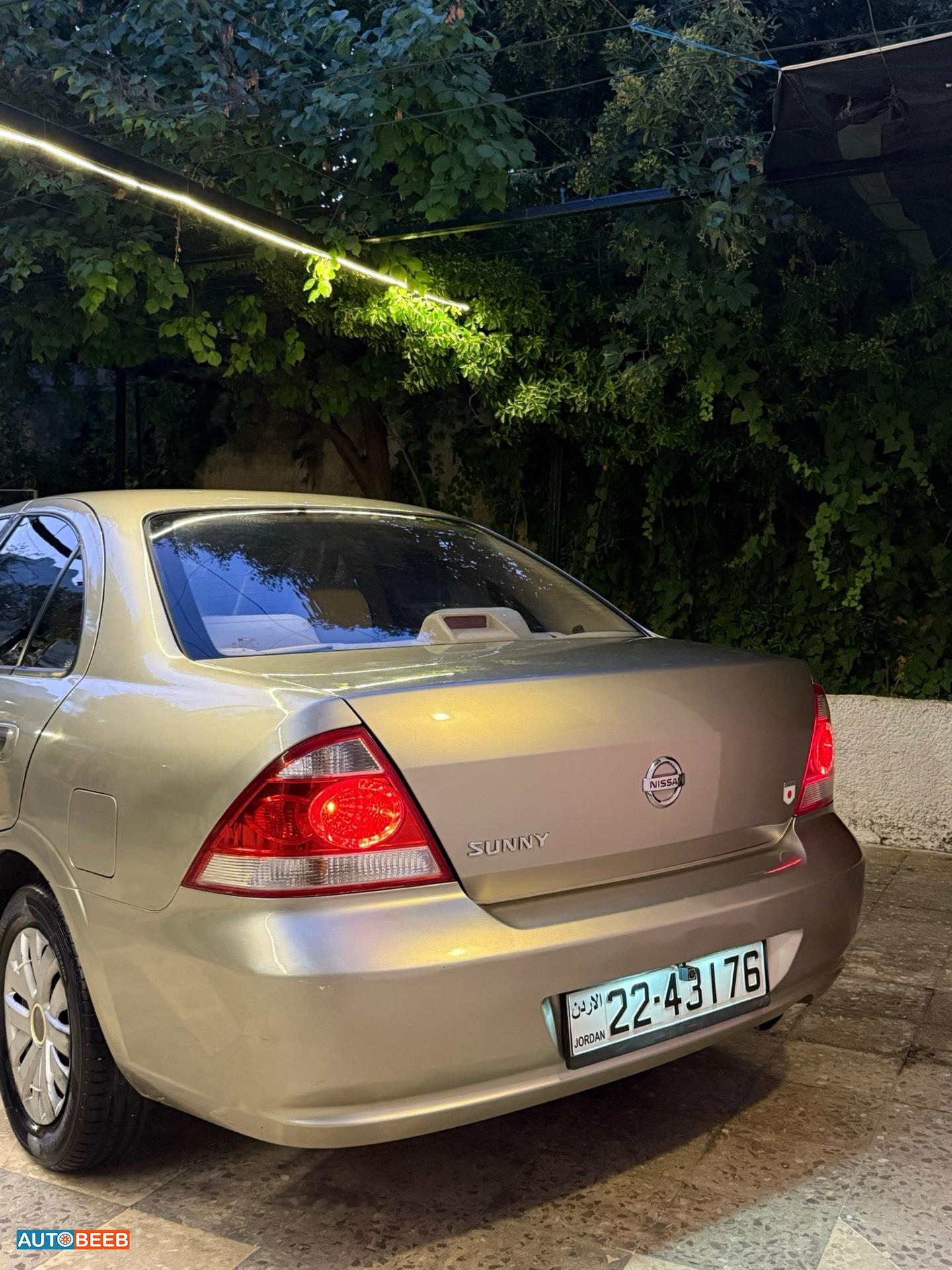 Nissan Sunny 2012