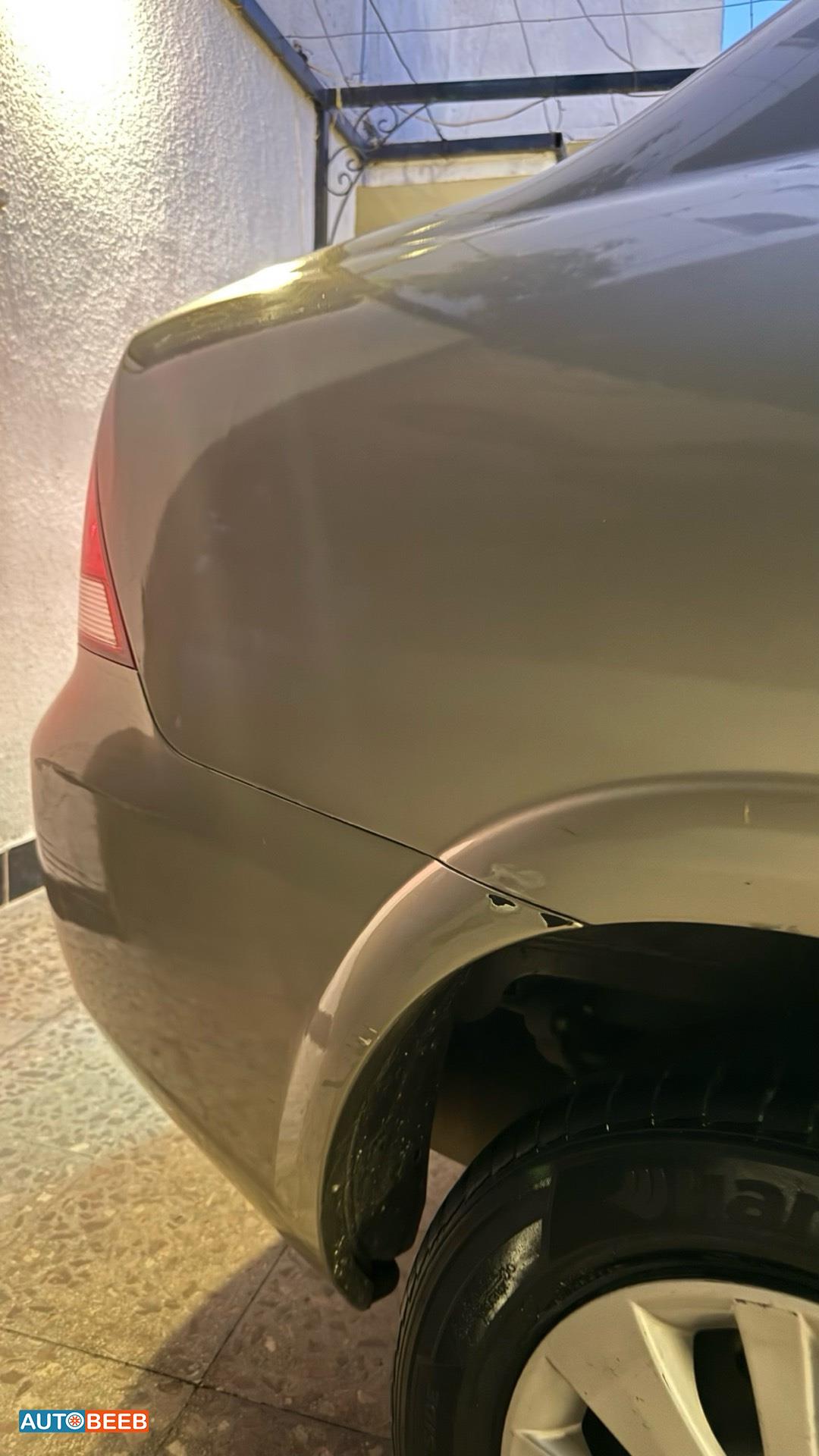 Nissan Sunny 2012