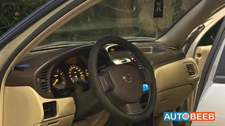 Nissan Sunny 2012