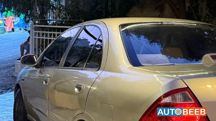 Nissan Sunny 2012