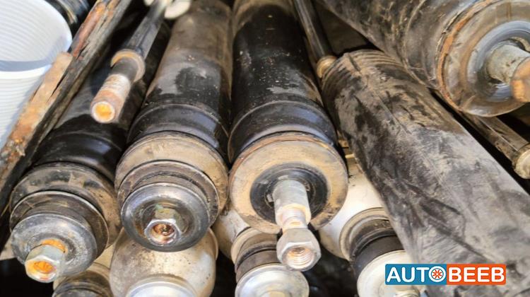  Shock Absorber Nissan Leaf