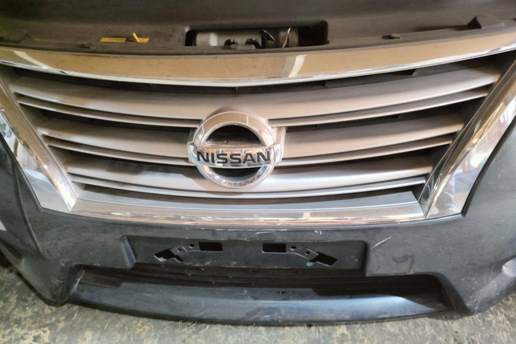 Body  Grilles Nissan Sentra