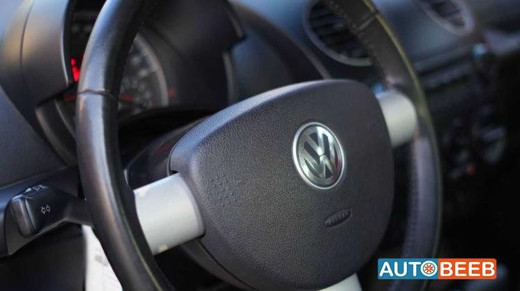Volkswagen Beetle 2011